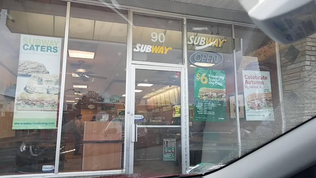 Subway | restaurant | 90 N Main St, Randolph, MA 02368, USA | 7819633434 OR +1 781-963-3434