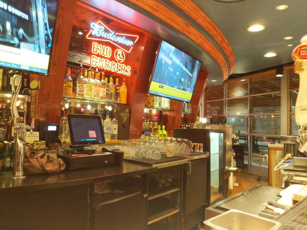 Red Robin Gourmet Burgers and Brews | restaurant | 52 Stephen King Dr, Augusta, ME 04330, USA | 2076234848 OR +1 207-623-4848