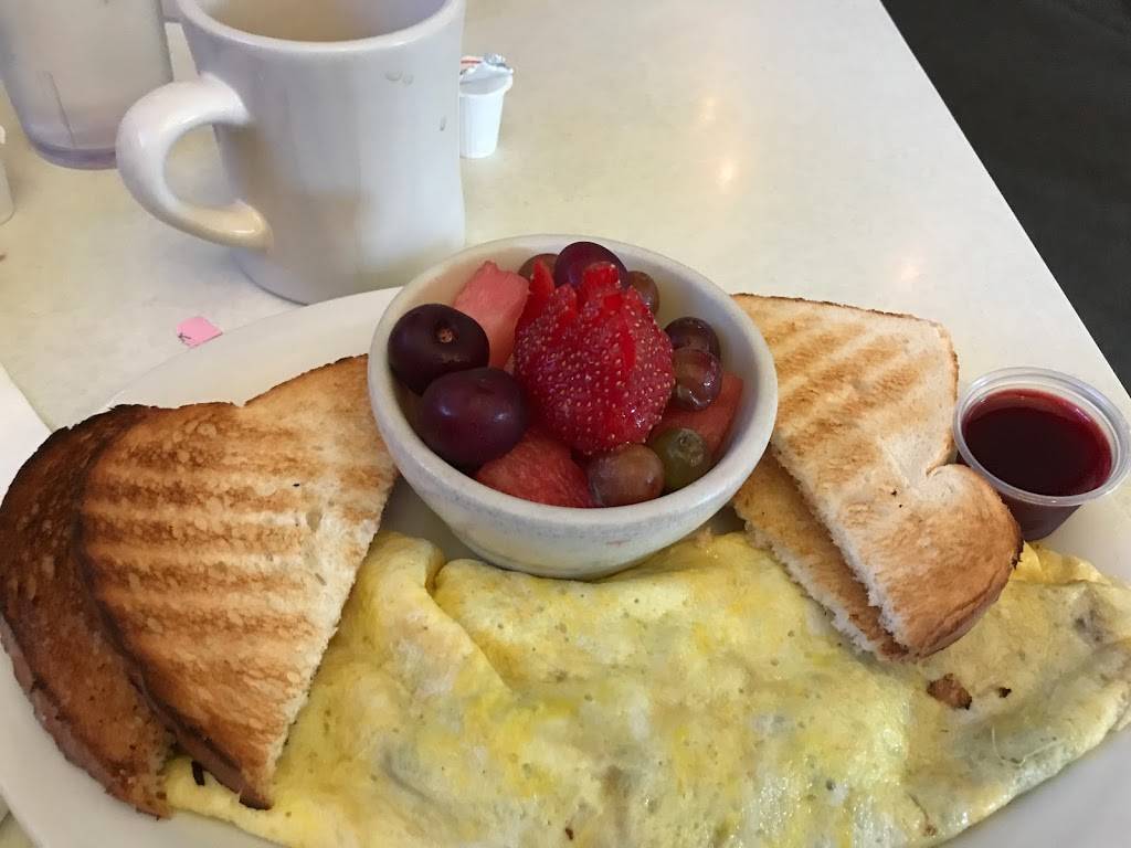 Mikes Port Pub & Grill | restaurant | 6269 WI-57, Sturgeon Bay, WI 54235, USA | 9208232081 OR +1 920-823-2081