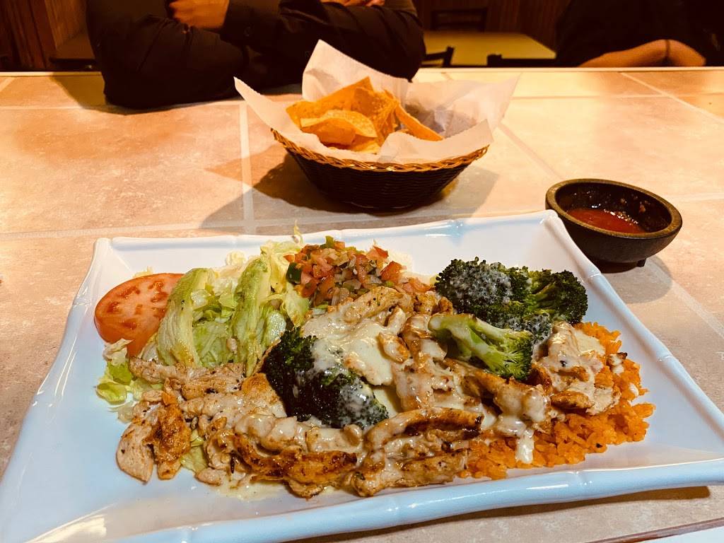 Rio Jalisco | restaurant | 813 Target Way, Morgantown, WV 26501, USA | 3045980306 OR +1 304-598-0306