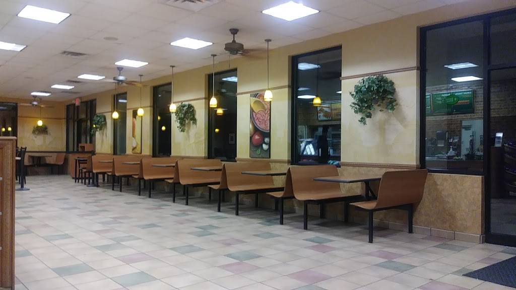 Subway | restaurant | 2068 E Market St, Akron, OH 44312, USA | 3307338728 OR +1 330-733-8728