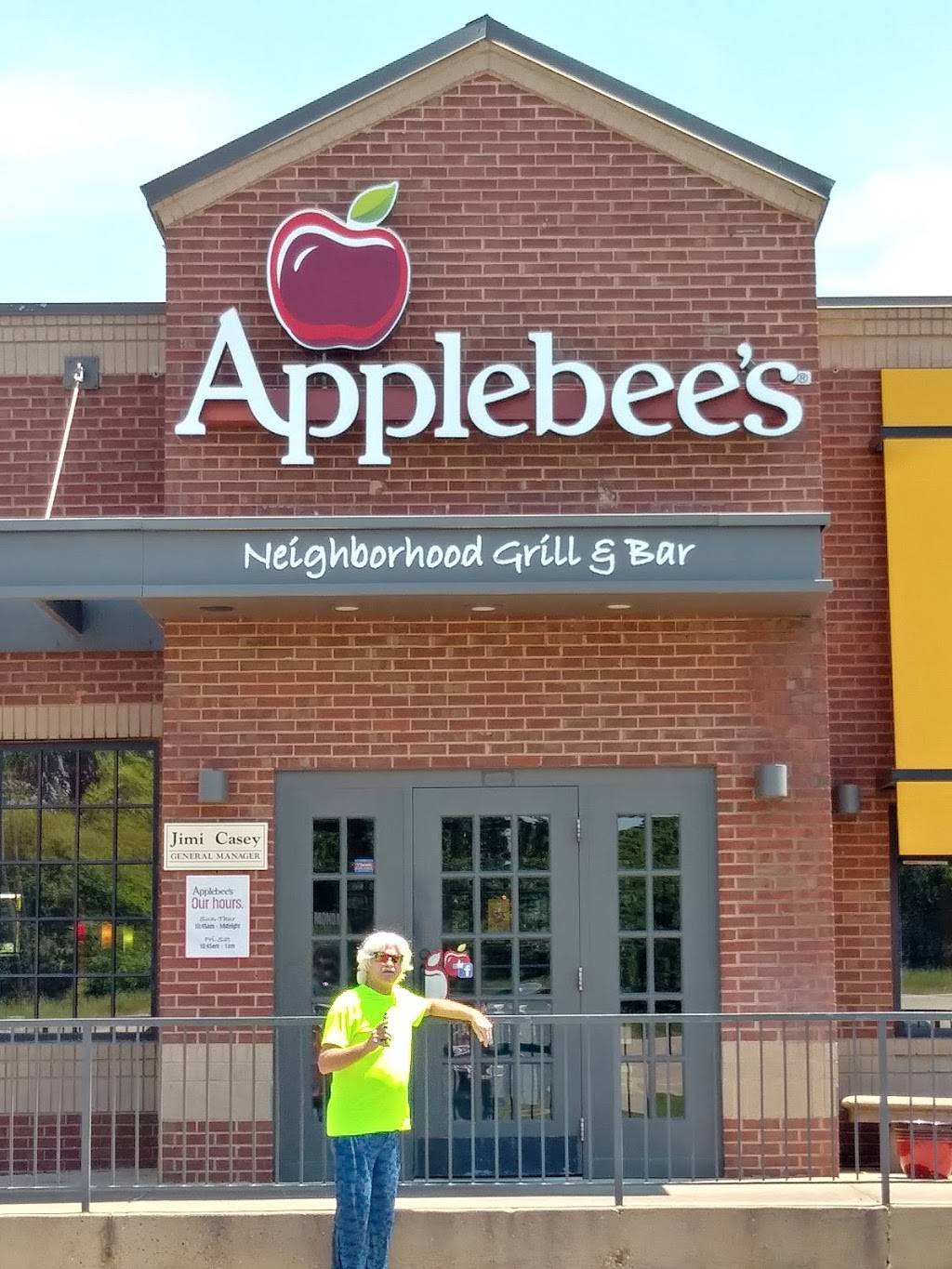 Applebees Grill + Bar | restaurant | 1517 E Bert Kouns Industrial Loop, Shreveport, LA 71105, USA | 3187959595 OR +1 318-795-9595