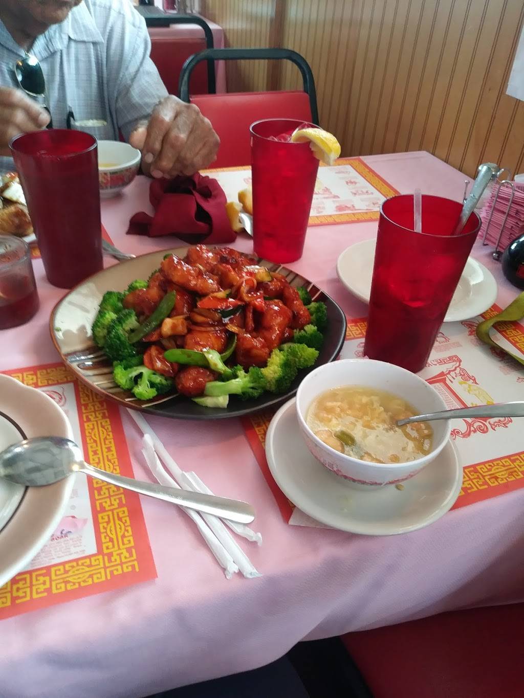 Golden Crown Inn | restaurant | 2739 S Staples St, Corpus Christi, TX 78404, USA | 3618538886 OR +1 361-853-8886