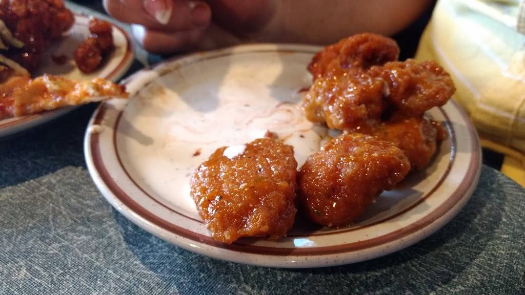 Pizza Hut | restaurant | 632 N Main St, Bluffton, IN 46714, USA | 2608245701 OR +1 260-824-5701