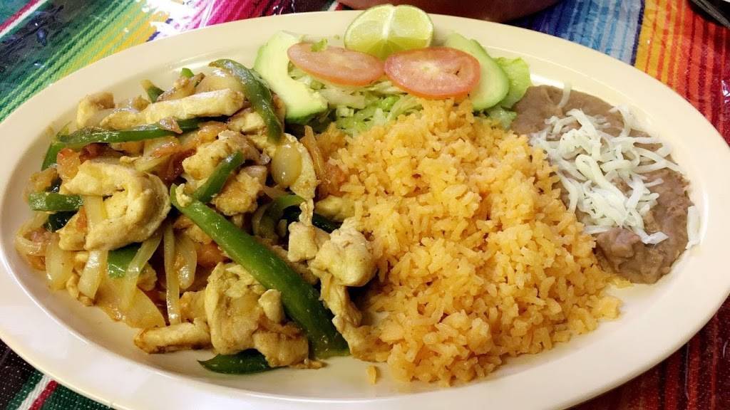 La Cocina De Emma | restaurant | 111 W Brink St, Harvard, IL 60033, USA | 8157700710 OR +1 815-770-0710