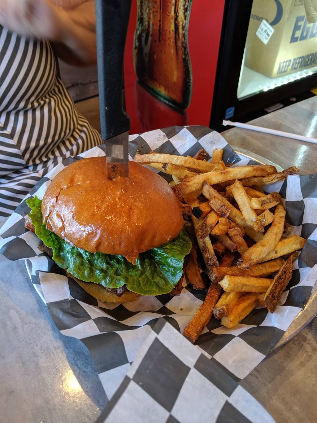 Burgher Burger | restaurant | 108 4th St, Irwin, PA 15642, USA | 7245905505 OR +1 724-590-5505