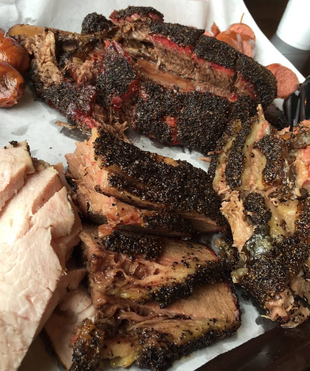 Louie Mueller Barbecue | restaurant | 206 W 2nd St, Taylor, TX 76574, USA | 5123526206 OR +1 512-352-6206