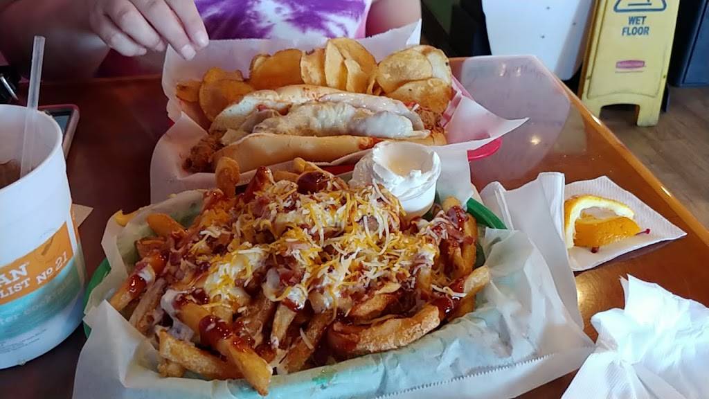 Hurricanes Daiquiri bar & grill | restaurant | 970 Boardwalk, 916 Ocean Blvd, Myrtle Beach, SC 29577, USA | 8439459646 OR +1 843-945-9646