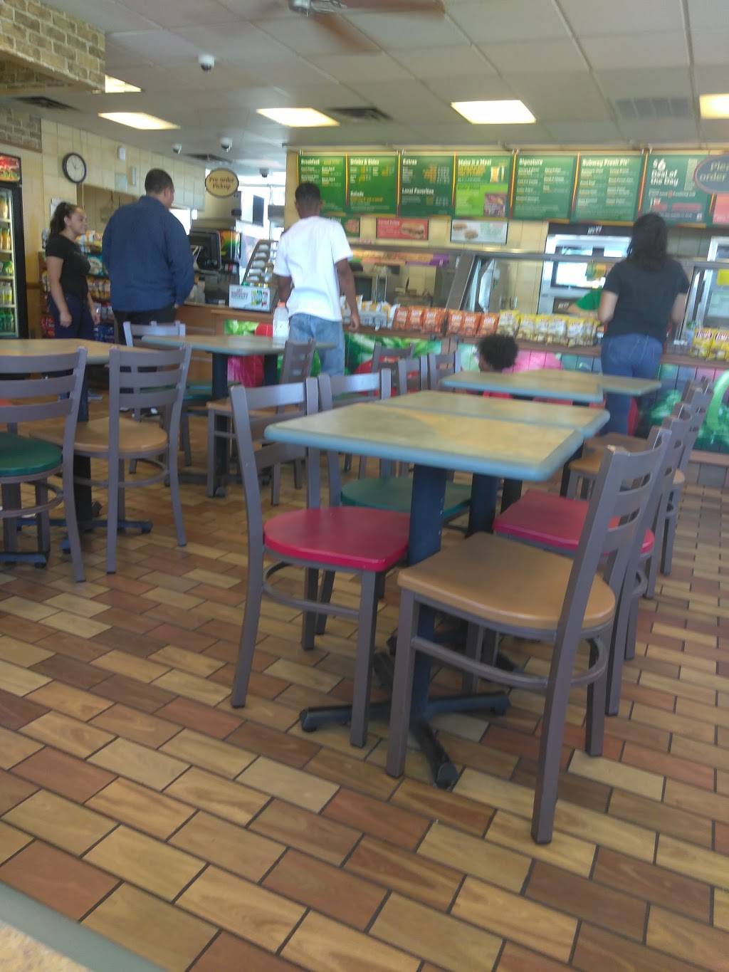 Subway | restaurant | 1961 N Nellis Blvd, Las Vegas, NV 89115, USA | 7024530548 OR +1 702-453-0548
