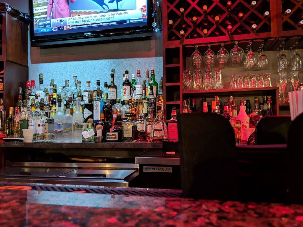 Fins Seafood & Grille | restaurant | 1801 Broad Ave, Findlay, OH 45840, USA | 4194291900 OR +1 419-429-1900