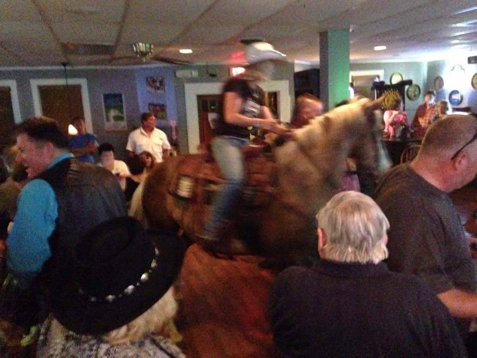 Corner Grille | restaurant | 1406 Cedarhurst Rd, Shady Side, MD 20764, USA | 4436074931 OR +1 443-607-4931