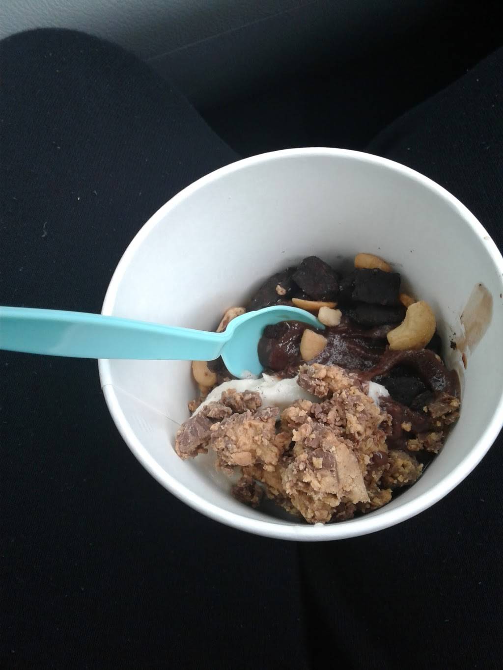 Yogurtini | meal takeaway | 207 W Maple Ave, Independence, MO 64050, USA | 8164610037 OR +1 816-461-0037