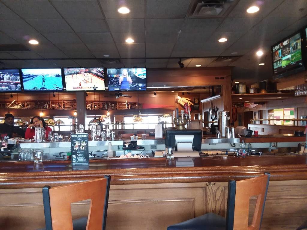 TGI Fridays | restaurant | 10320 Cascade Crossing, Brooklyn, OH 44144, USA | 2162670300 OR +1 216-267-0300