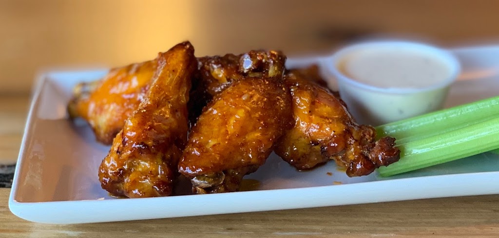 Mia Wings | restaurant | 6646 Collins Ave, Miami Beach, FL 33141, USA | 3058682267 OR +1 305-868-2267