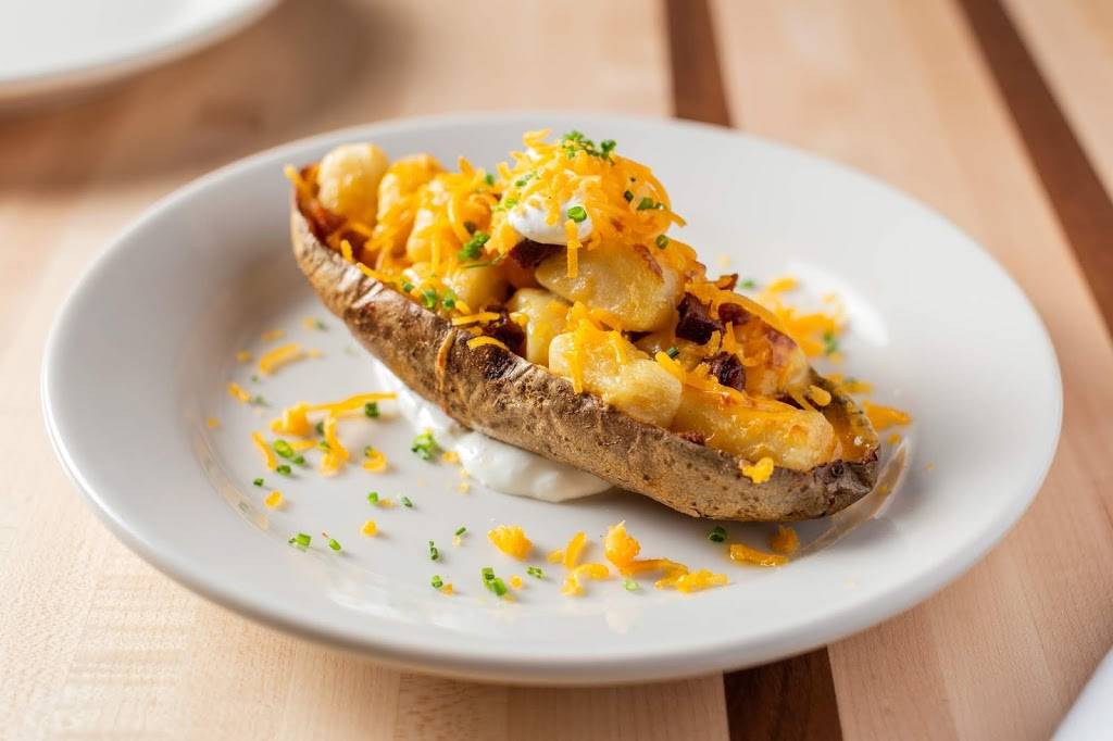 Twain | restaurant | 2445 N Milwaukee Ave, Chicago, IL 60647, USA | 7736978463 OR +1 773-697-8463