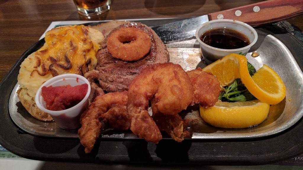 Bullets Restaurant | restaurant | 1301 15th Ave, Monroe, WI 53566, USA | 6083257777 OR +1 608-325-7777