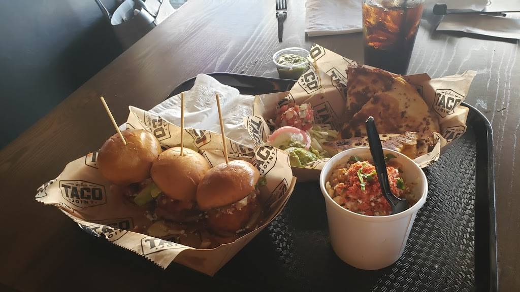 Guy Fieris Dive & Taco Joint | restaurant | 1976 Power Plant Pkwy Suite C, Hampton, VA 23666, USA | 7579021613 OR +1 757-902-1613