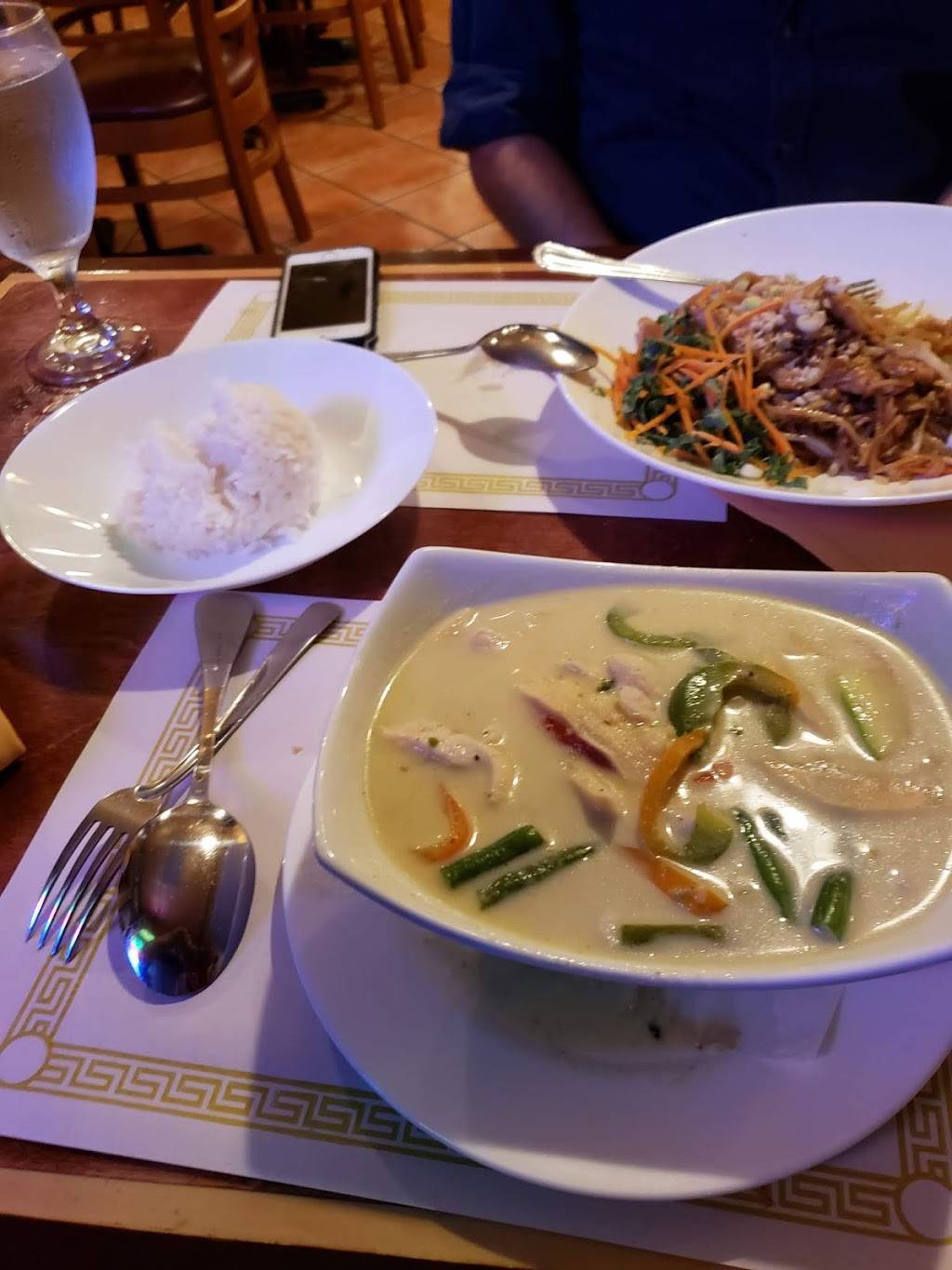 Kaffir Thai Cuisine | restaurant | 1424, 20 E Eagle Rd, Havertown, PA 19083, USA | 6104494414 OR +1 610-449-4414