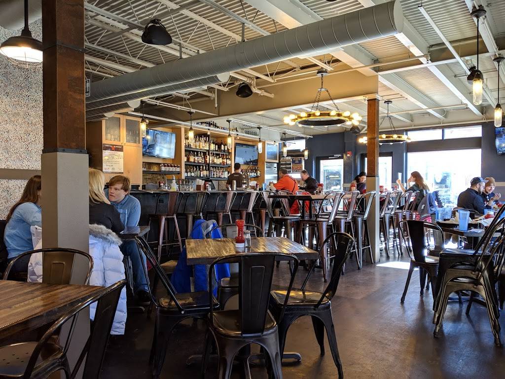 Empire Burger | restaurant | La Cima Mall, 500 S Main St, Breckenridge, CO 80424, USA | 9704532329 OR +1 970-453-2329