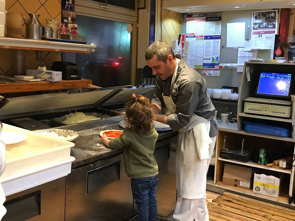 Pezzi Pizza Inc | restaurant | 500 Glen Cove Ave, Sea Cliff, NY 11579, USA | 5166717222 OR +1 516-671-7222