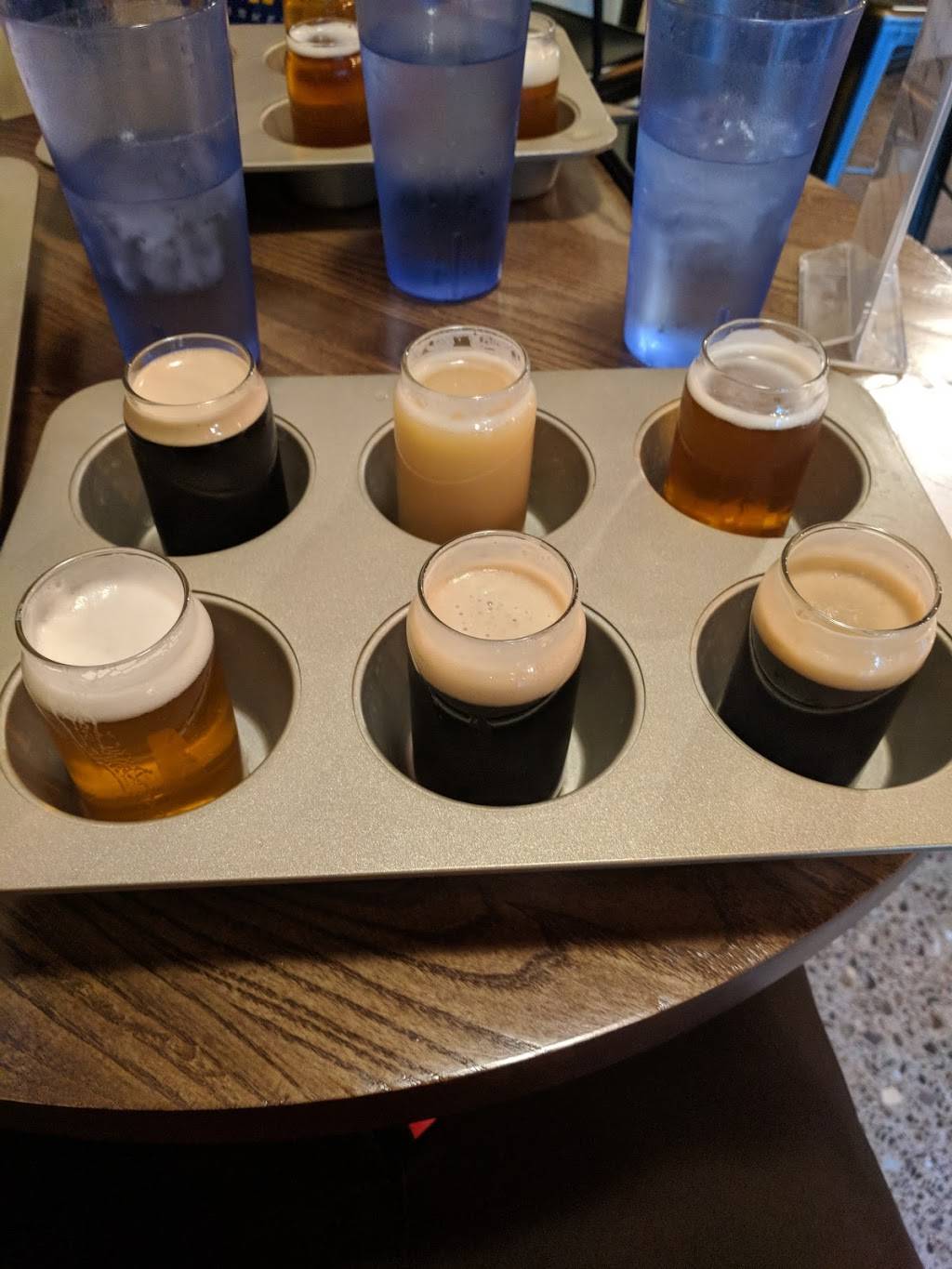 Golden State Brew & Grill | restaurant | 7560 Monterey Rd, Gilroy, CA 95020, USA | 4088467070 OR +1 408-846-7070