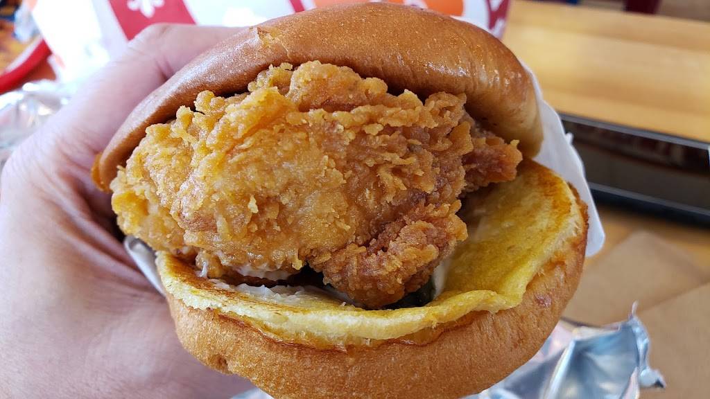 Popeyes Louisiana Kitchen | restaurant | 4830 W Sunset Rd, Las Vegas, NV 89118, USA | 7023649925 OR +1 702-364-9925