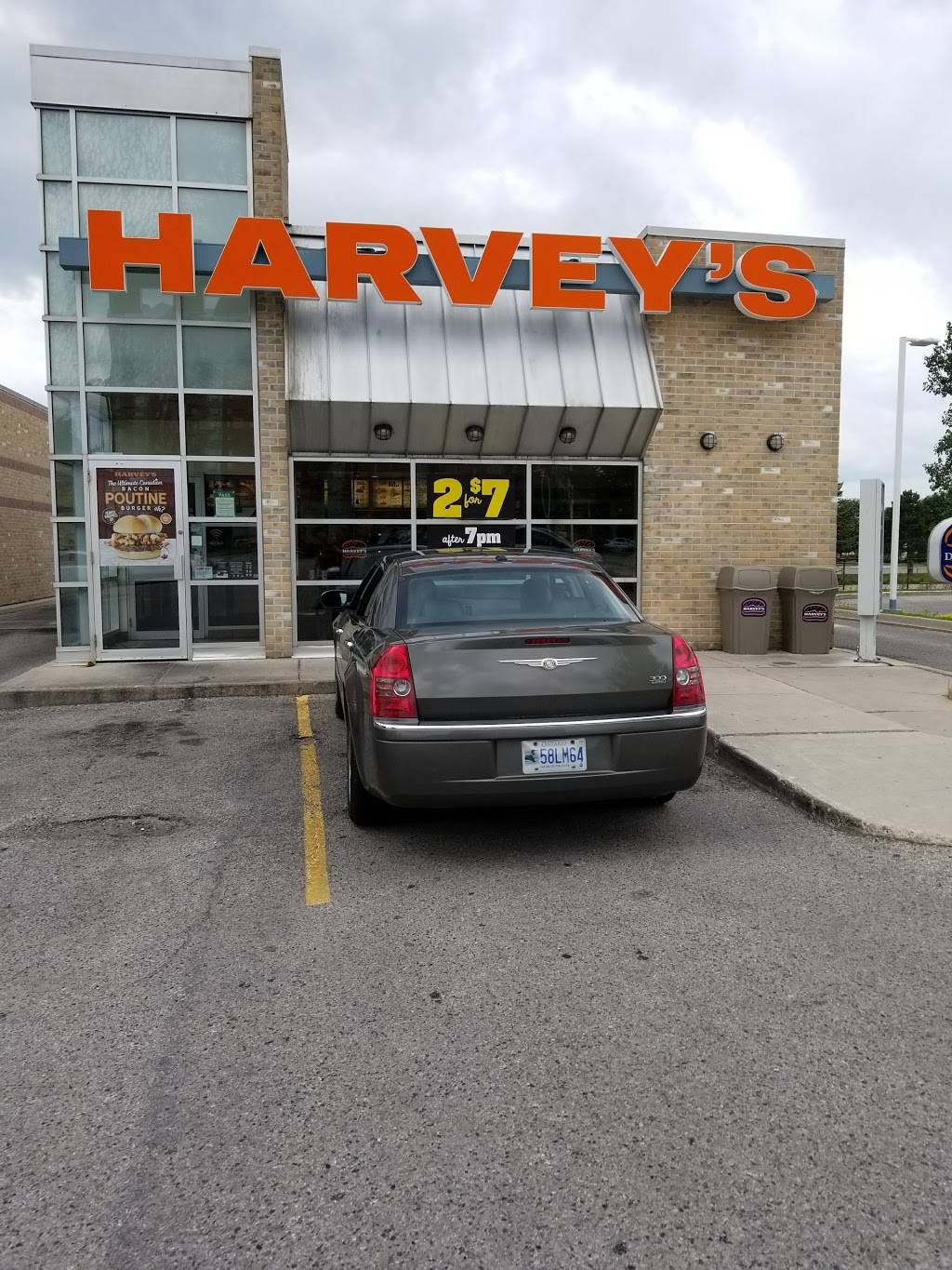 Harveys | restaurant | 847 Wonderland Rd S, London, ON N6K 4T2, Canada | 5194731200 OR +1 519-473-1200