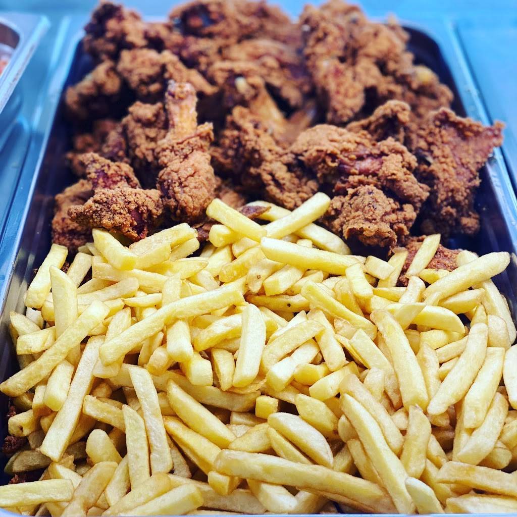 La Lechonera El Barrio | restaurant | 435 N Semoran Blvd, Orlando, FL 32807, USA | 4073843145 OR +1 407-384-3145