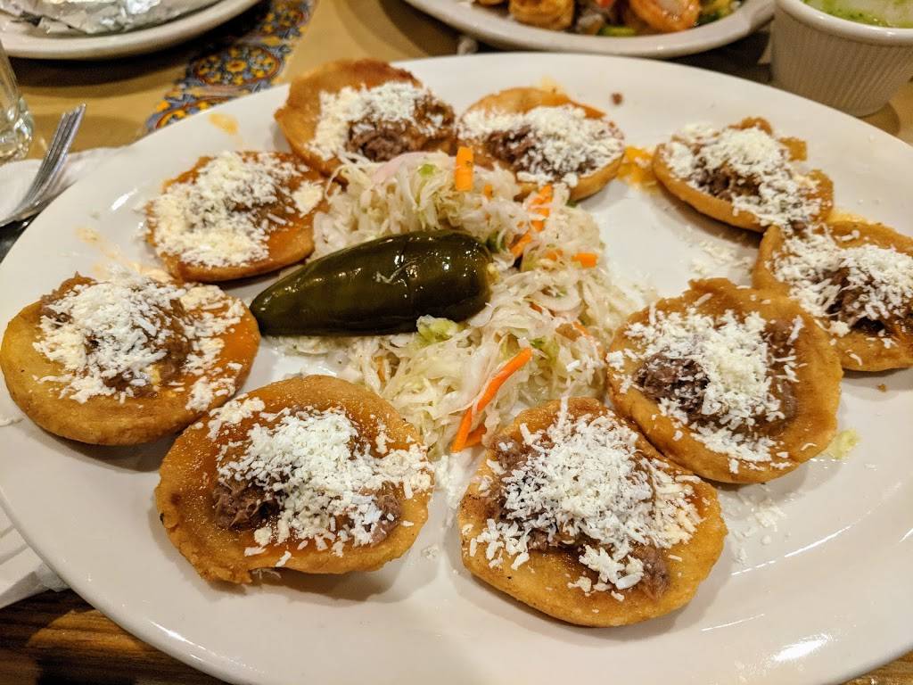 Mi Pueblito Restaurant | restaurant | 333 Border St, Boston, MA 02128, USA | 6175693787 OR +1 617-569-3787