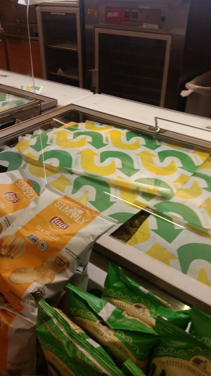 Subway | restaurant | 2511 Okeechobee Rd, Fort Pierce, FL 34947, USA | 7724614248 OR +1 772-461-4248