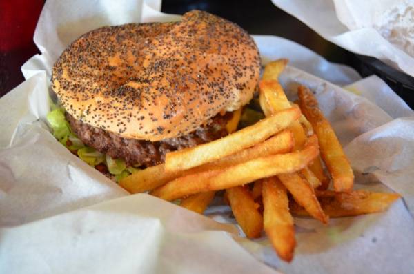 Jakes Burgers and Beer | restaurant | 6606 Skillman St, Dallas, TX 75231, USA | 2143491422 OR +1 214-349-1422