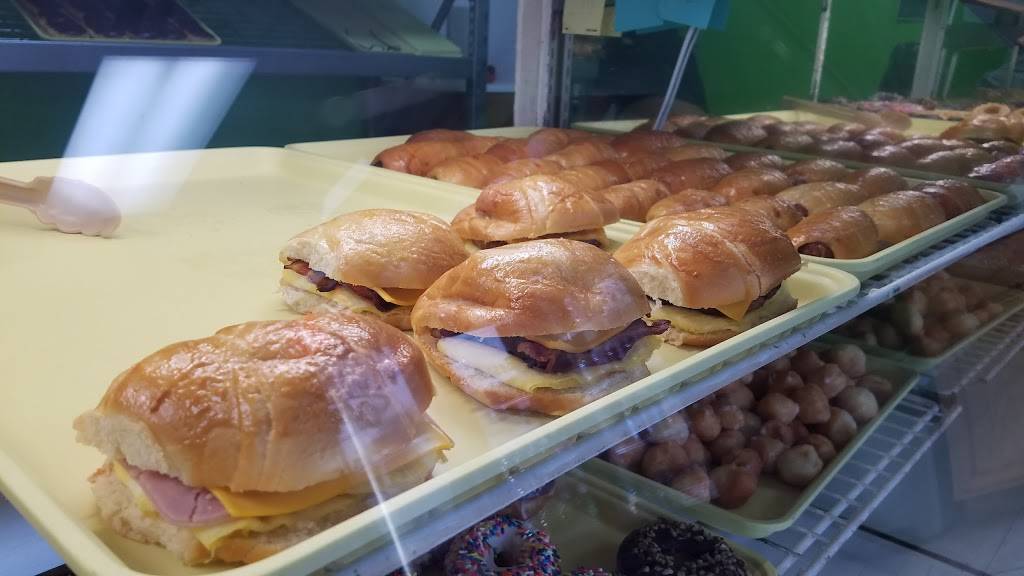 Best Donuts and Kolaches | restaurant | 203 Tyson Ave, Paris, TN 38242, USA | 9245001 OR +1 9245001