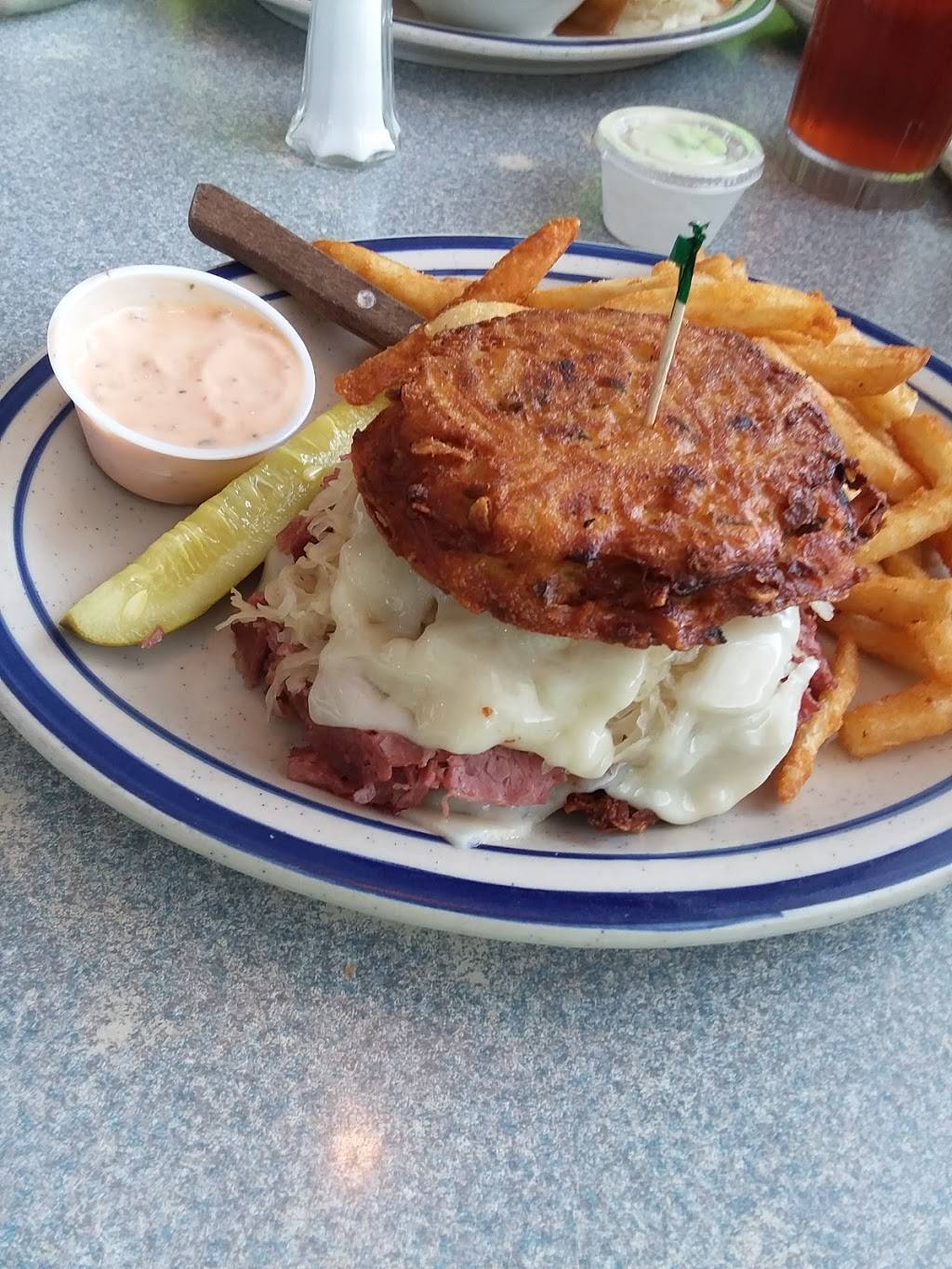 Blue Sky Restaurant | restaurant | 917 N Leavitt Rd, Amherst, OH 44001, USA | 4409842583 OR +1 440-984-2583