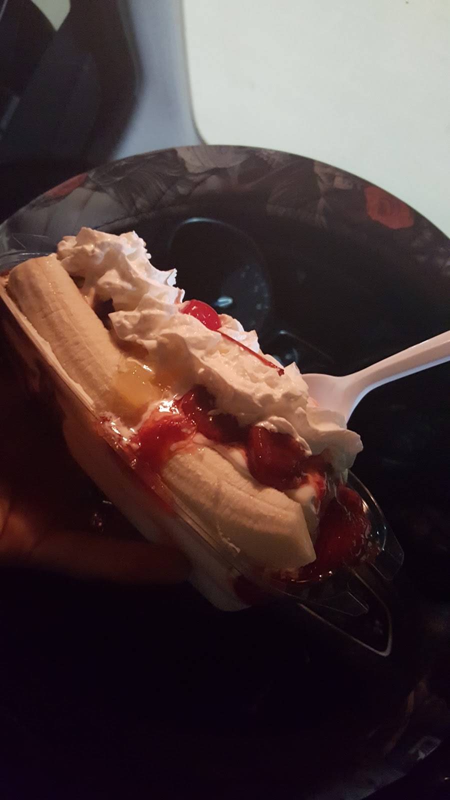 Wienerschnitzel | restaurant | 1130 Union Ave, Bakersfield, CA 93307, USA | 6613253055 OR +1 661-325-3055