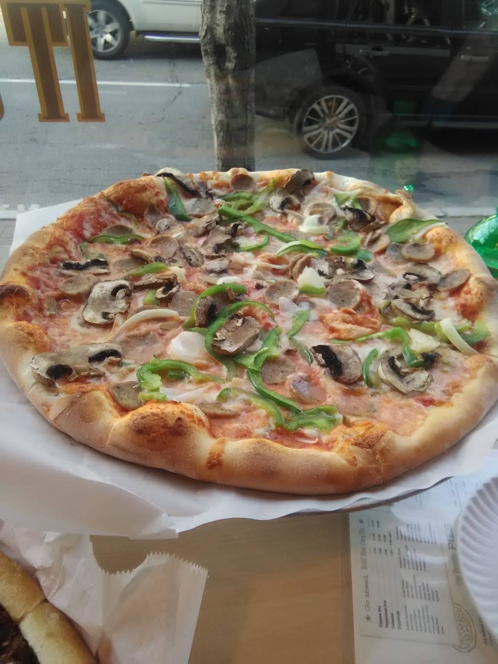 Old School Italian Pizzeria | restaurant | 552 Washington St, Wellesley, MA 02482, USA | 7812358300 OR +1 781-235-8300