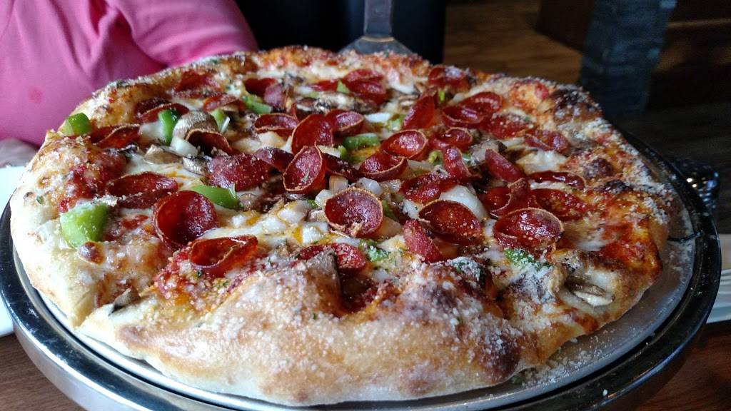 The Black Label Tavern | restaurant | 34110 Plymouth Rd, Livonia, MI 48150, USA | 7344692400 OR +1 734-469-2400