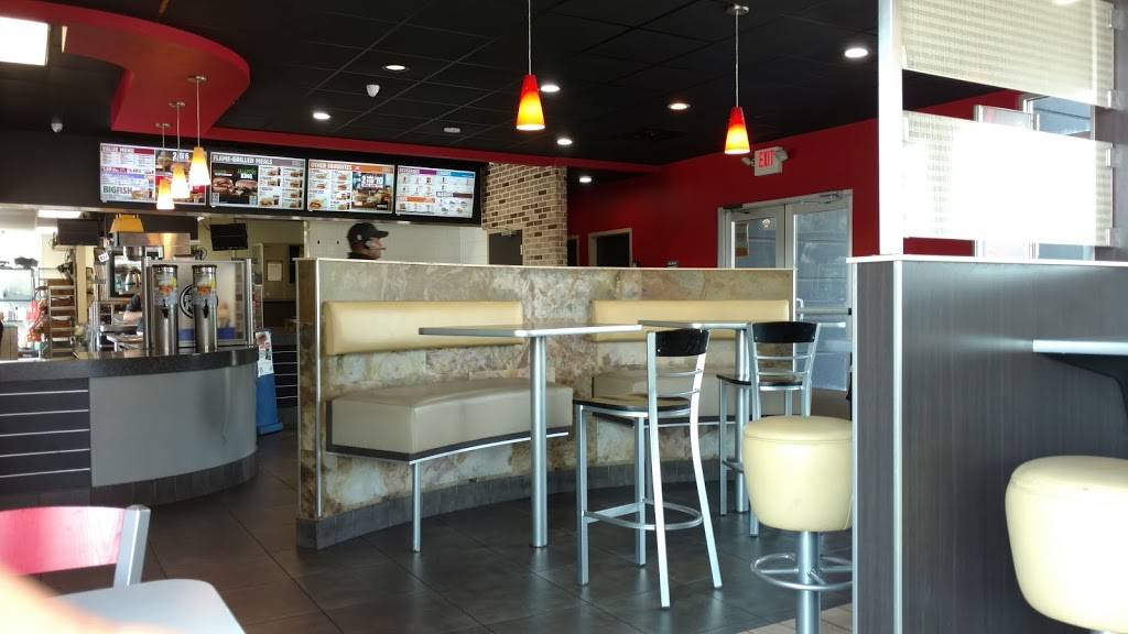 Burger King | restaurant | 2605 Jacksboro Hwy, River Oaks, TX 76114, USA | 8177400305 OR +1 817-740-0305