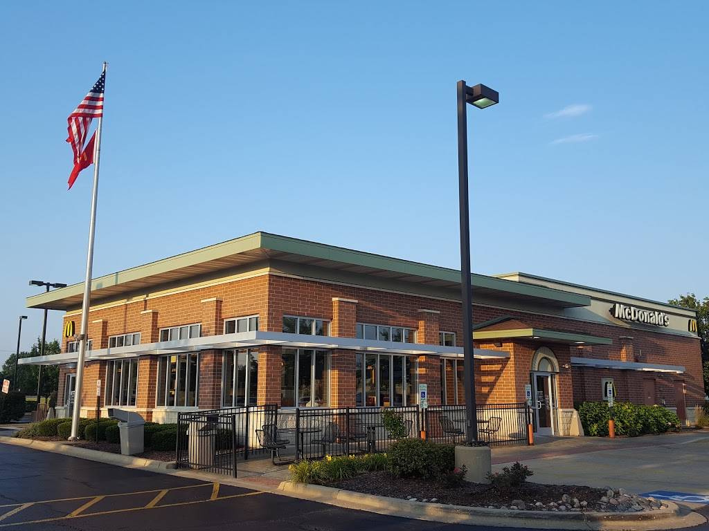 McDonalds | cafe | 778 S Weber Rd, Romeoville, IL 60446, USA | 8152677826 OR +1 815-267-7826