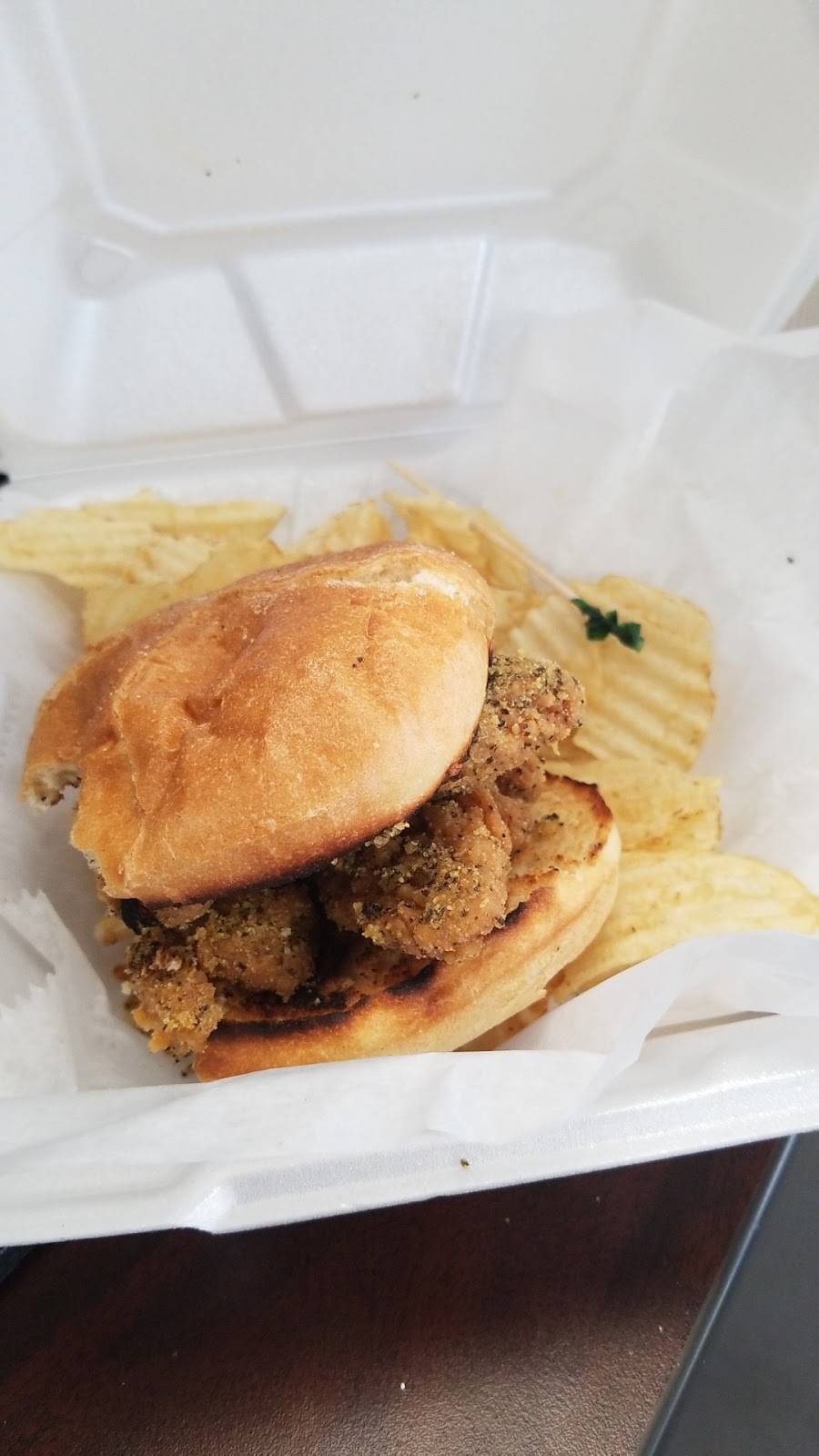 Central Park Grill | restaurant | 2519 Main St, Buffalo, NY 14214, USA | 7168369466 OR +1 716-836-9466