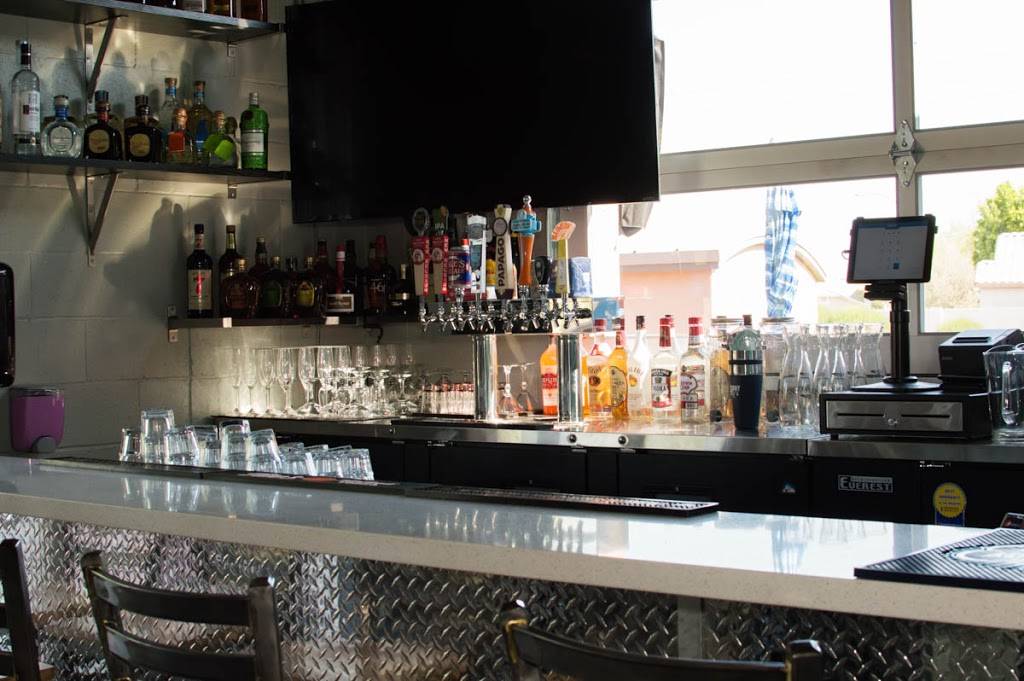 Whats Crackin Cafe | restaurant | 6663 E McDowell Rd, Mesa, AZ 85215, USA | 4802646832 OR +1 480-264-6832