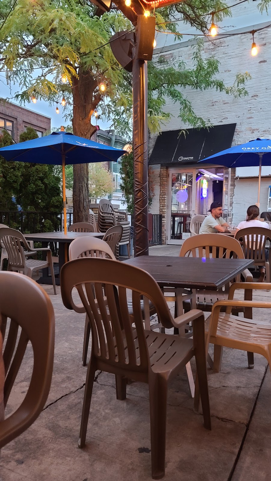 Chasers Bar & Grille | restaurant | 408 W Gorham St, Madison, WI 53703, USA | 6085886825 OR +1 608-588-6825