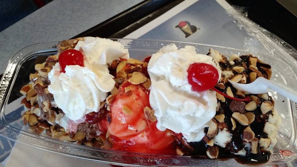 Braums Ice Cream & Burger Restaurant | restaurant | 3601 N Story Rd, Irving, TX 75062, USA | 9725946020 OR +1 972-594-6020