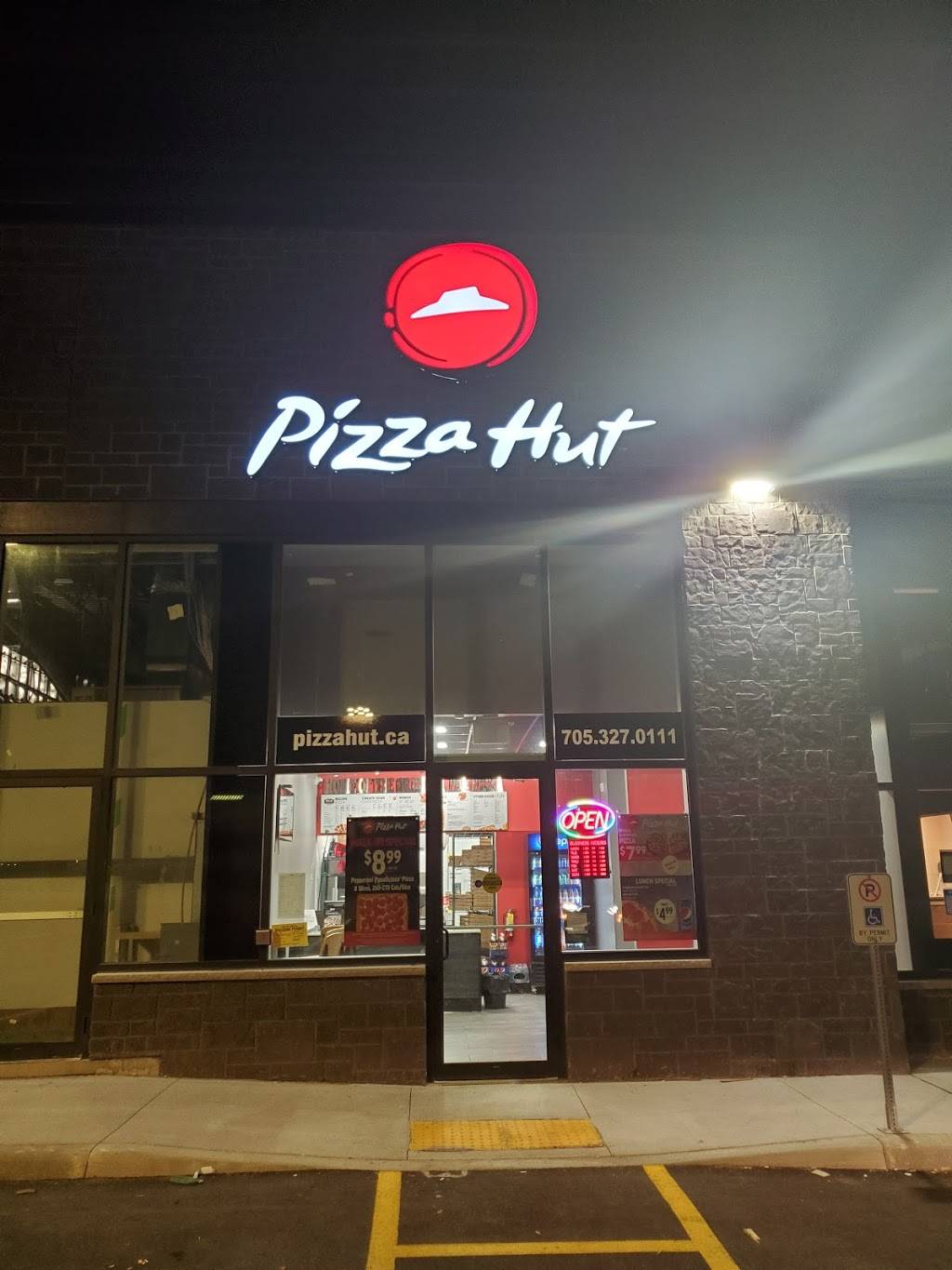 Pizza Hut | meal delivery | 685 University Ave Unit 3, Orillia, ON L3V 6H2, Canada | 7053270111 OR +1 705-327-0111