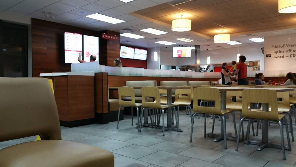 Wendys | restaurant | 10680 NW 41st St, Miami, FL 33178, USA | 3054369535 OR +1 305-436-9535