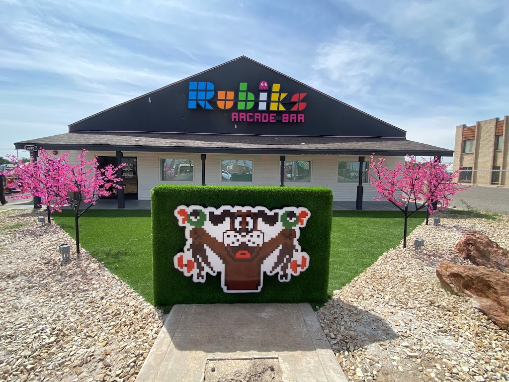 RAD Retrocade East | restaurant | 9910 Montana Ave, El Paso, TX 79925, USA | 9153039202 OR +1 915-303-9202