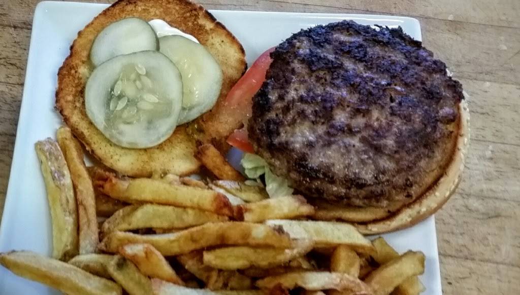 Golden Fish & Chips | restaurant | 684 St David St N, Fergus, ON N1M 2K8, Canada | 5198432740 OR +1 519-843-2740