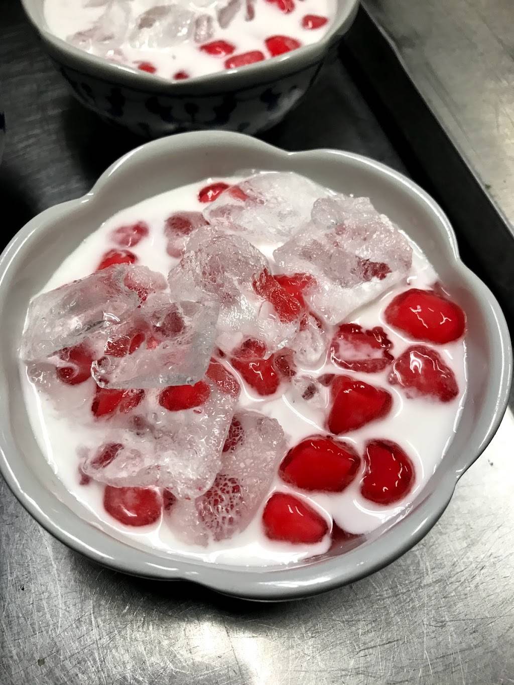 Dusit Thai Cuisine | restaurant | 158 Main St, Newport, VT 05855, USA | 8024879305 OR +1 802-487-9305