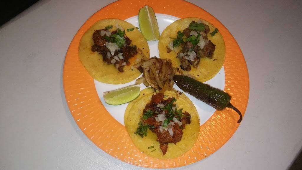 Tacos El Chuy | restaurant | 3012 White Oak Dr, Houston, TX 77007, USA | 8328908561 OR +1 832-890-8561