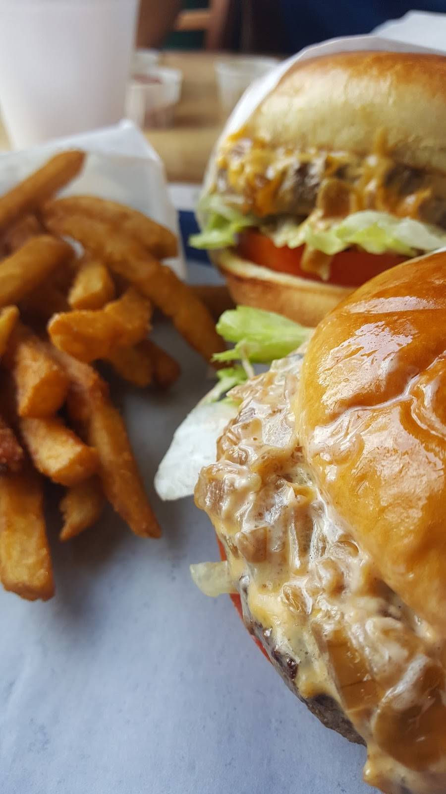 Get the Burger | restaurant | 42151 Big Bear Blvd, Big Bear Lake, CA 92315, USA | 9098668800 OR +1 909-866-8800