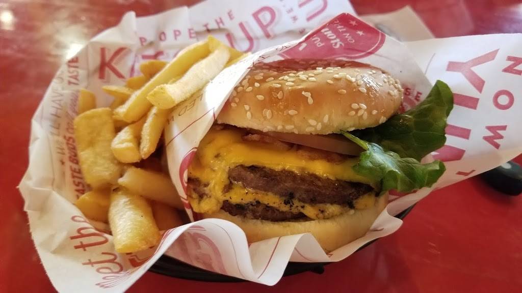 Red Robin Gourmet Burgers and Brews | restaurant | 13800 N Pennsylvania Ave, Oklahoma City, OK 73134, USA | 4057539393 OR +1 405-753-9393